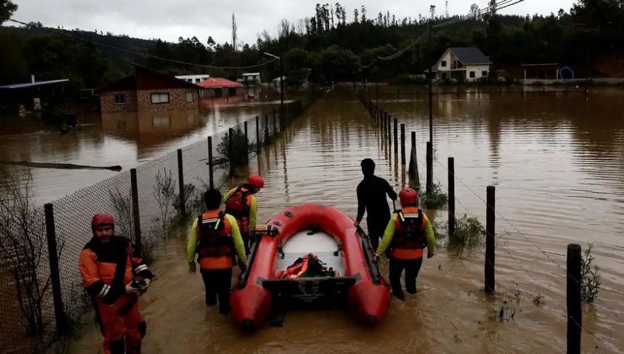 Chile en alerta máxima por intensas lluvias