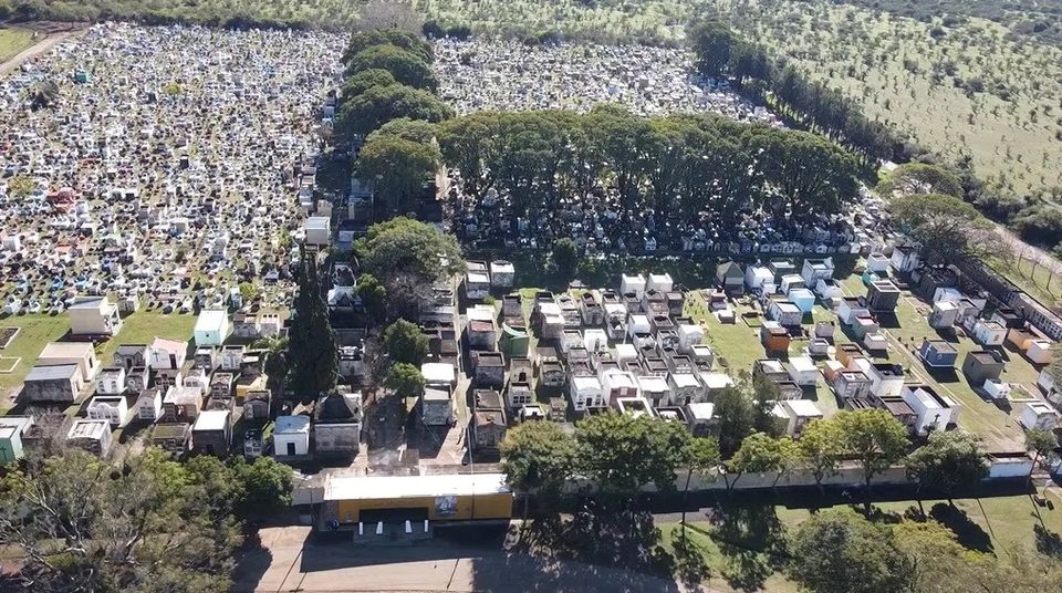 La Oficina de Cementerio del Gobierno Municipal informa: