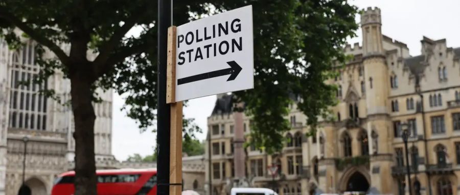 Abren sus puertas los colegios electorales en el Reino Unido