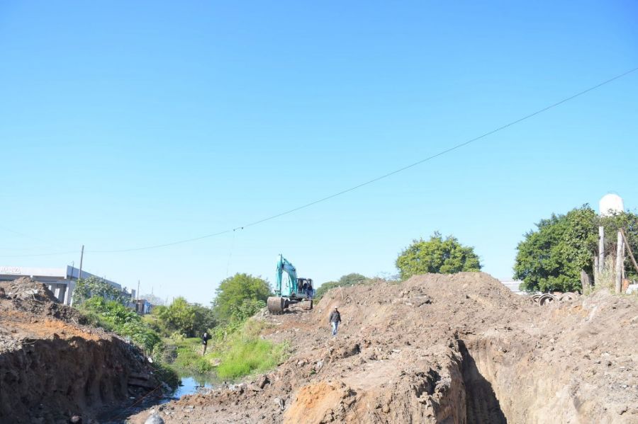 La Municipalidad construye un nuevo puente para unir los barrios Jardín y Apipé