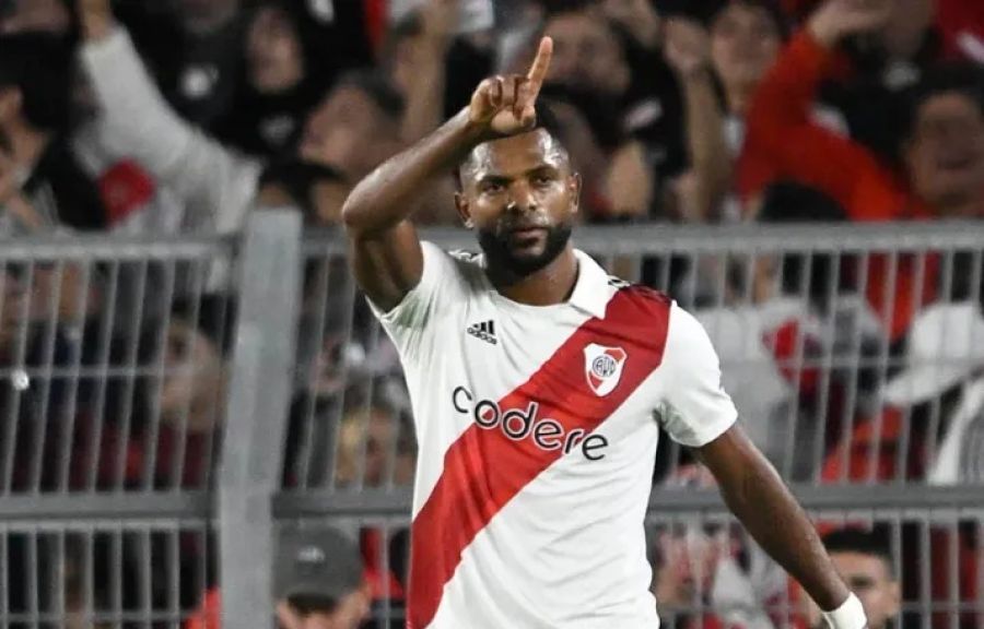 Los goles de Borja salvaron a River